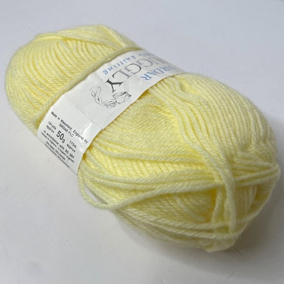 Sirdar Snuggly Double Knitting Yarn Skein Yellow Pastel 191 Yds Lot 403 - Picture 2 of 5